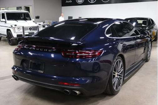 2017 Porsche Panamera Turbo