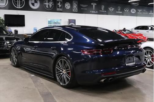2017 Porsche Panamera Turbo