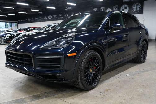 Moonlight Blue Metallic 2023 Porsche Cayenne GTS