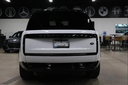 2023 Land Rover Range Rover P400 SE