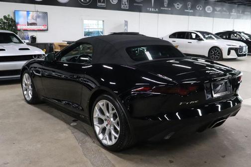 2019 Jaguar F-TYPE P300