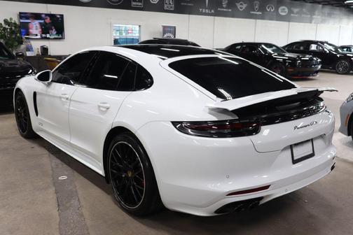 2019 Porsche Panamera GTS