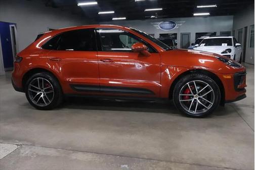 2022 Porsche Macan Base