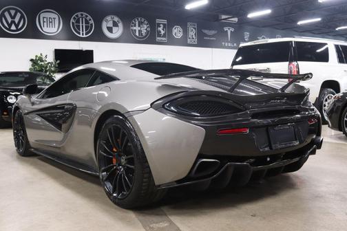 Photo 3 of 32 of 2016 McLaren 570S Base