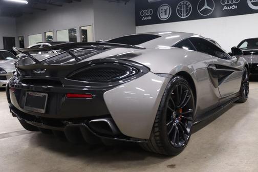 Photo 5 of 32 of 2016 McLaren 570S Base