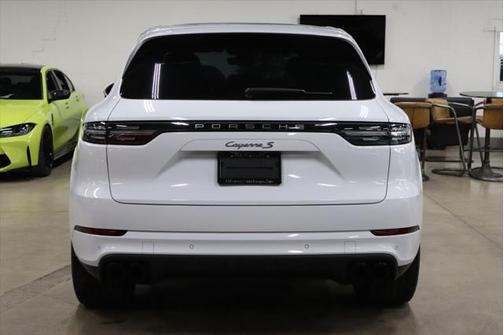 2023 Porsche Cayenne Platinum Edition
