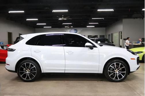 2023 Porsche Cayenne Platinum Edition
