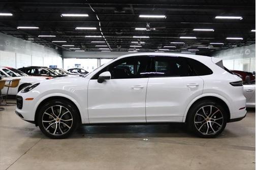 2023 Porsche Cayenne Platinum Edition