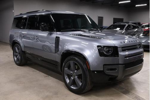 2024 Land Rover Defender 130 P400 Outbound