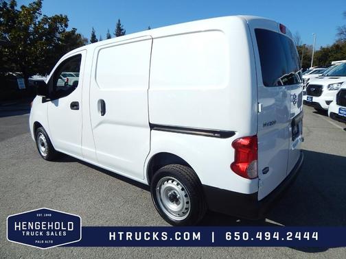 2021 Nissan NV200 S