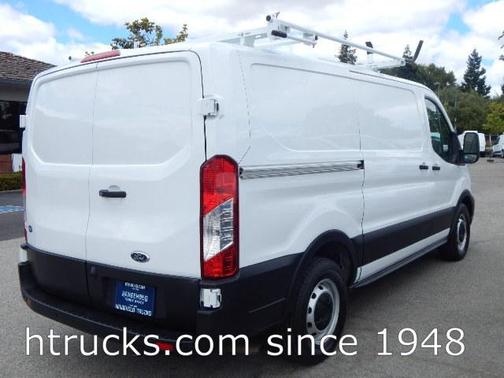 Photo 5 of 27 of 2020 Ford Transit-150 Base