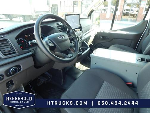 2022 Ford Transit-250 