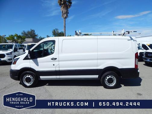 2022 Ford Transit-250 