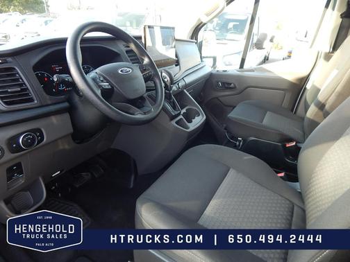 2022 Ford Transit-350 