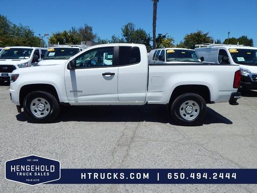 White 2018 Chevrolet Colorado WT