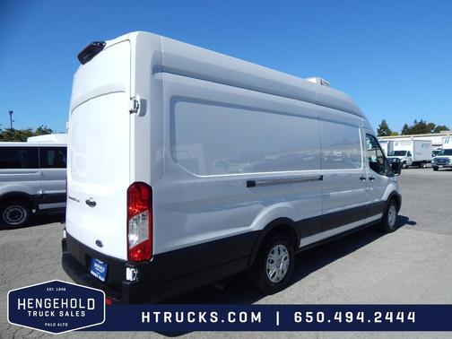 2022 Ford Transit-250 Base