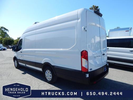 2022 Ford Transit-250 Base