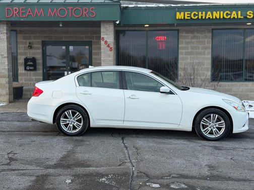 2010 INFINITI G37x Base