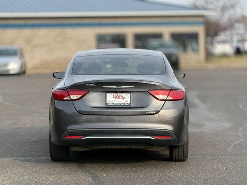 Granite Crystal Metallic Clearcoat 2016 Chrysler 200 Limited
