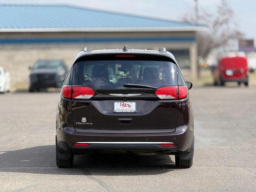 Black 2017 Chrysler Pacifica Touring-L