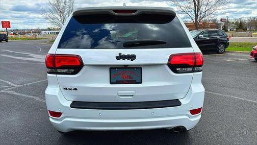 2022 Jeep Grand Cherokee Laredo
