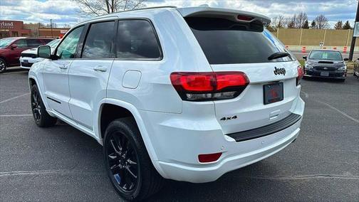 2022 Jeep Grand Cherokee Laredo