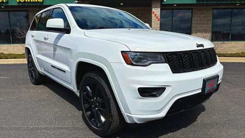 2022 Jeep Grand Cherokee Laredo