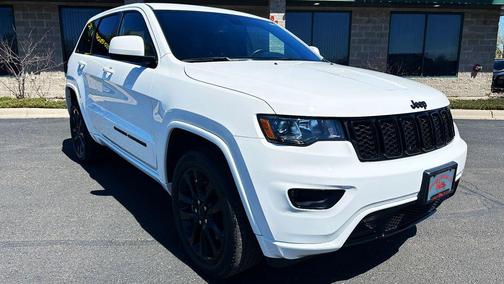 2022 Jeep Grand Cherokee Laredo