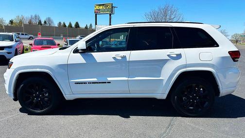 2022 Jeep Grand Cherokee Laredo