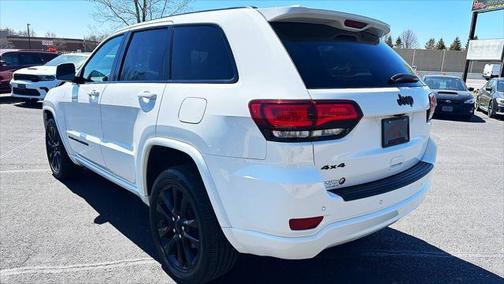 2022 Jeep Grand Cherokee Laredo