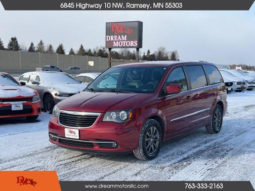 2015 Chrysler Town & Country S