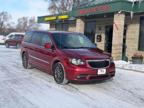 2015 Chrysler Town & Country S
