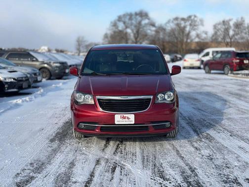 2015 Chrysler Town & Country S