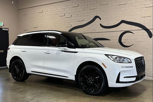 Pristine White Metallic Tri-Coat 2024 Lincoln Corsair Reserve
