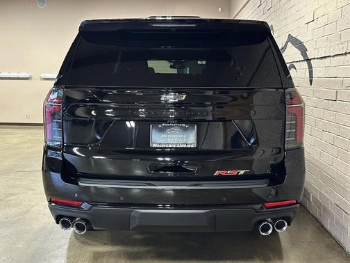 2025 Chevrolet Suburban RST