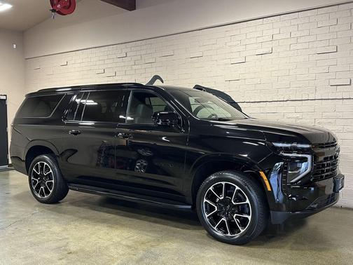 2025 Chevrolet Suburban RST