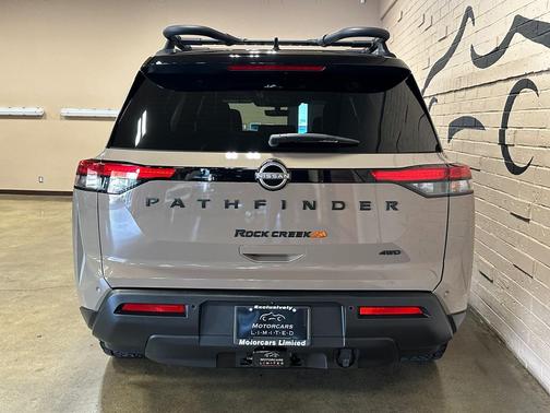 2023 Nissan Pathfinder SV 4WD
