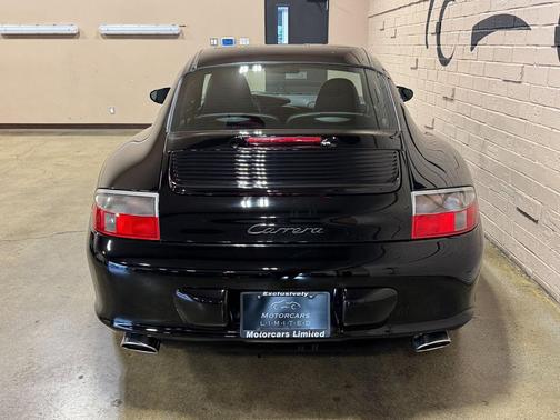 2003 Porsche 911 Carrera