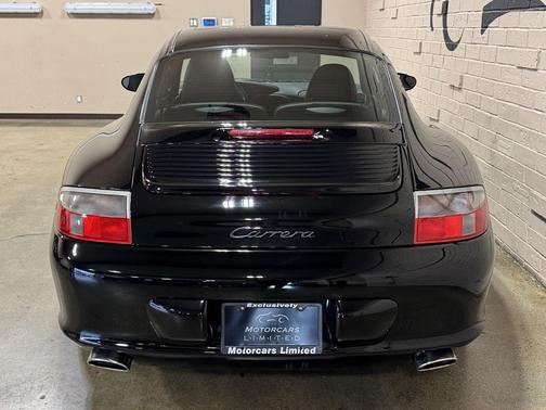 2003 Porsche 911 Carrera