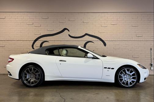 White 2011 Maserati GranTurismo S