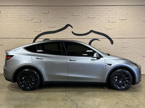 2025 Tesla Model Y Long Range Dual Motor All-Wheel Drive