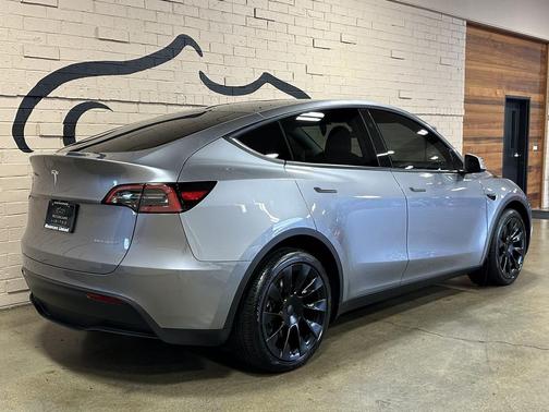 2025 Tesla Model Y Long Range Dual Motor All-Wheel Drive