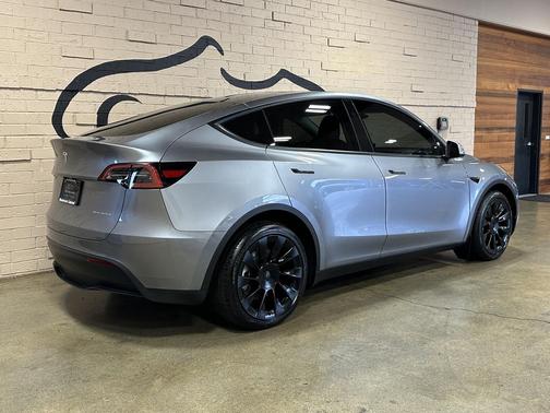 2025 Tesla Model Y Long Range Dual Motor All-Wheel Drive