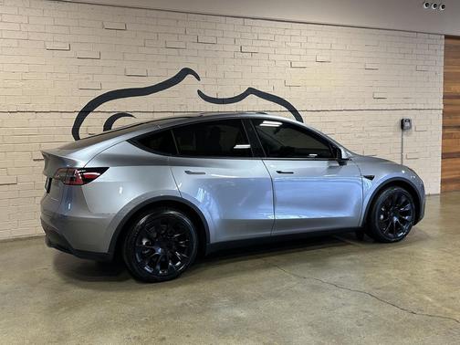 2025 Tesla Model Y Long Range Dual Motor All-Wheel Drive