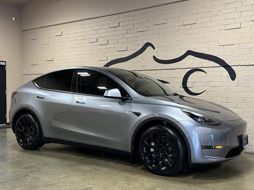 2025 Tesla Model Y Long Range Dual Motor All-Wheel Drive