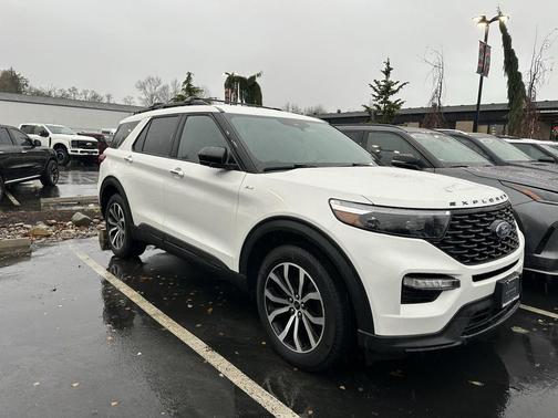 2024 Ford Explorer ST-Line