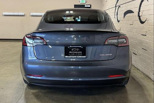 Midnight Silver Metallic 2021 Tesla Model 3 Performance