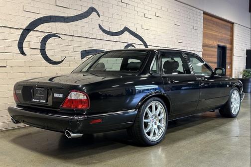 2002 Jaguar XJR 100