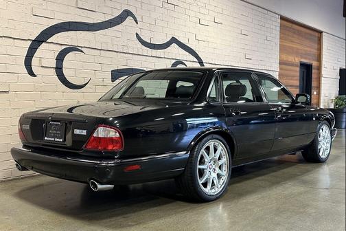 2002 Jaguar XJR 100