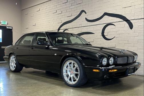 2002 Jaguar XJR 100